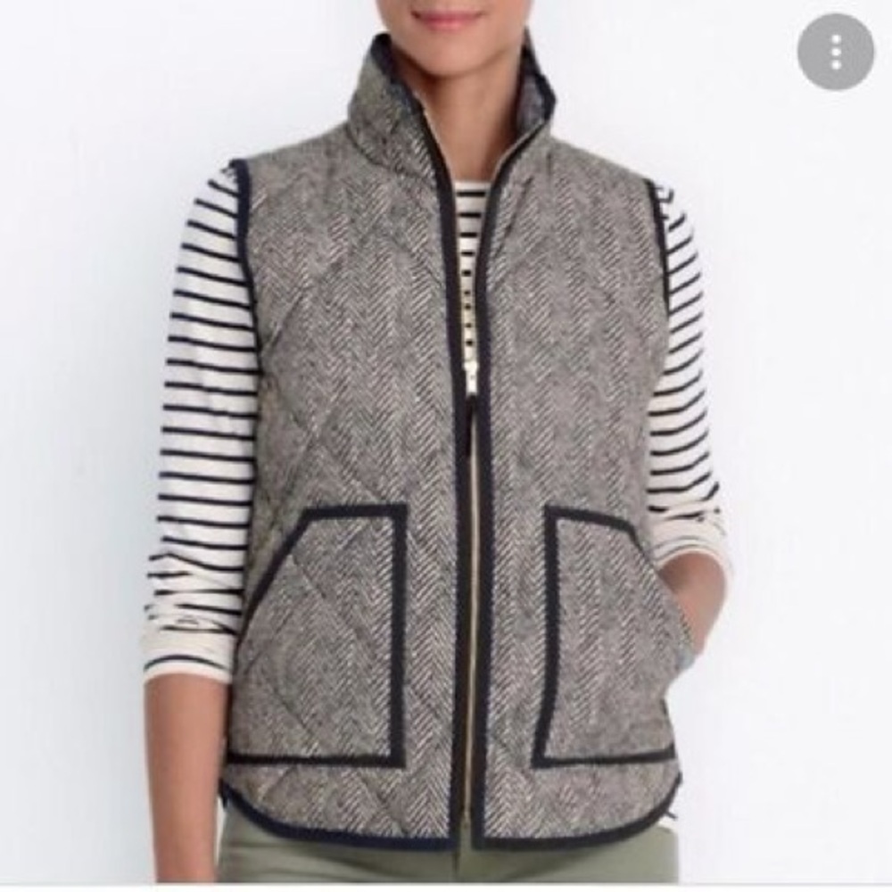 J. Crew Factory women vest sz M Gray herringbone Quilted gray  Trim pockets